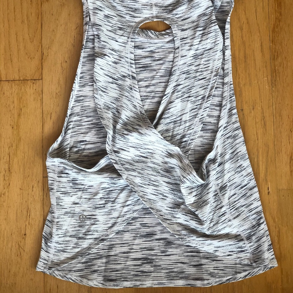 Lululemon top